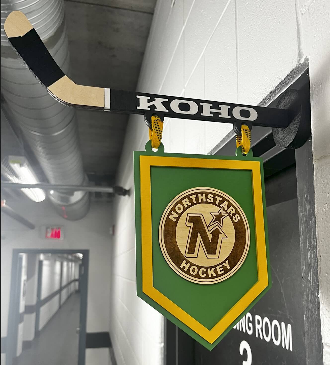 Wooden Hockey Magnetic Door Banner